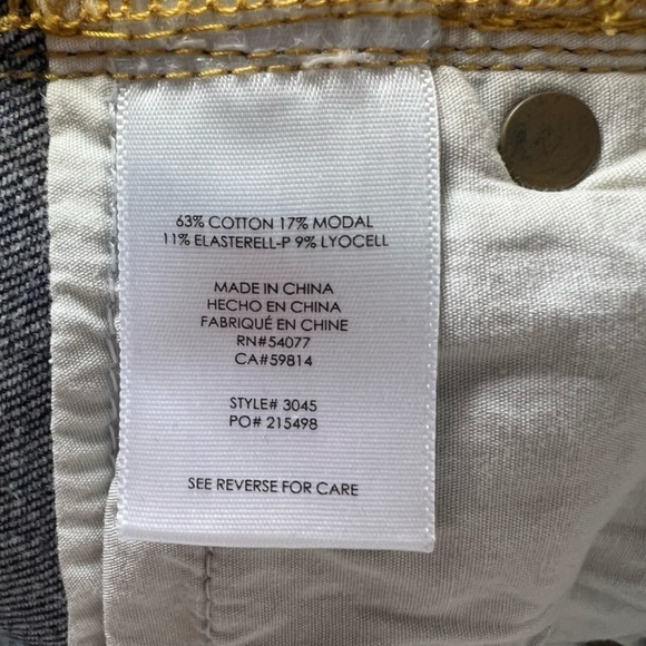 Cabi Women's 4 Slim Boyfriend Jeans Dark Blue Wash Distressed Denim Stretch 3045 - Picture 13 of 14